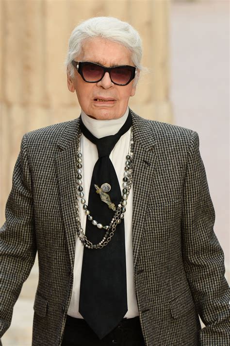 karl lagerfeld chanel dead|karl lagerfeld chanel collection.